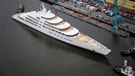 biggest mega yacht in the world
